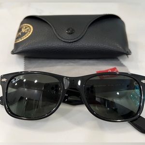 RAY BAN "New Wayfarer" w/ Polarized Lenses (RB2132), size Small